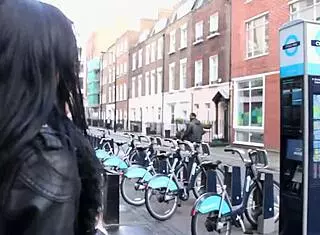 i pissed and flashed tits outdoors