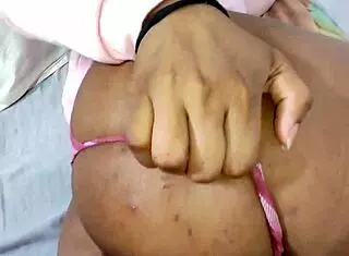 Girlfriends Share Intimate Bath Time Kisses and Muff Diving