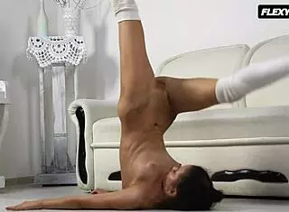 Surovi nevidni gimnastični triki od Semashenko