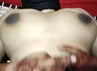 i fuked my hot chuby indian aunty n creampied her big natrual tits