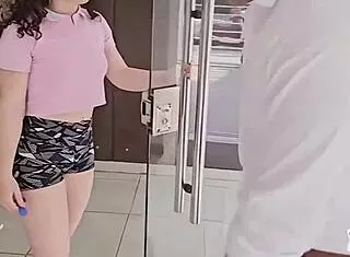 Who Is This Pretty Latina Girl? 😊