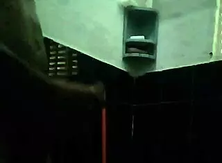 In this tale, Lindo Aloprado showcases his 21cm during intense solo masturbation session.