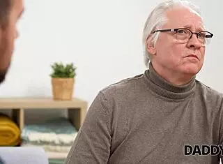 A Kleptomaniac Sex Maniac Watches Beautiful Blonde's Shaved Pussy