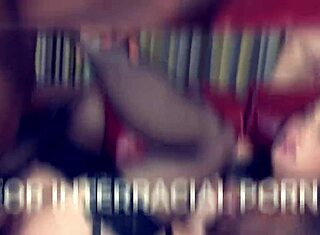 Camarera sexy Hazel Moore enfrenta gangbang en fiesta de cena salvaje con rimjobs