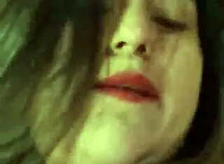 chilena babe gets off solo real quick