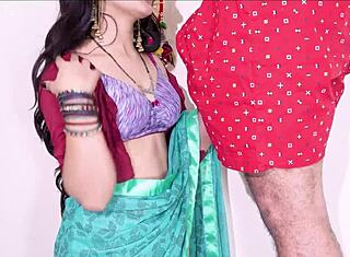 MILF с тугой жопой жестко трахают в анал