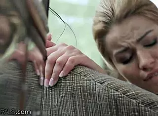 Blonde baddie cleans up for anal fun