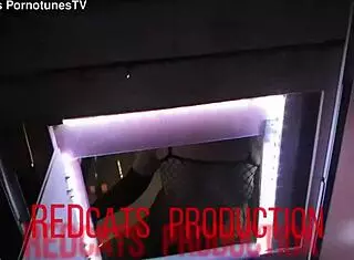 Горячий студент жаждет тугую милф-киску у глорихола. Вид от третьего лица показывает каждый кремпай детально.