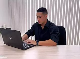 i watch xiara dark sell pussy to max betancur