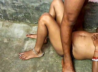 요, 이 인도 마을 바비가 데시 스타일로 세게 박히는 거 봐! 🔥