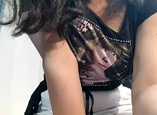 Indian Girl Engages In Live Sex Video With Intense Fucking