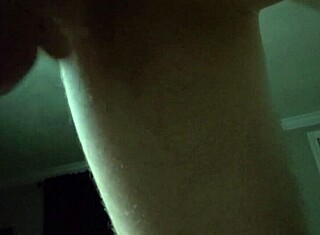 Jocul prostatei explodează cu ejaculare intensă în acțiune anal sălbatică