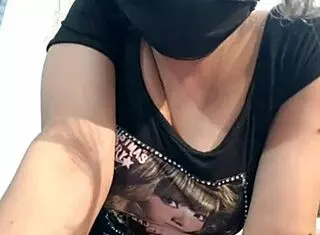 Indian Girl Engages In Live Sex Video With Intense Fucking