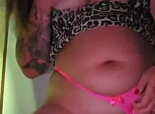 Deixei Um Desconhecido Pega Na Minha Buceta Enquanto Minha Amiga Transava No Pelo No Glory Hole