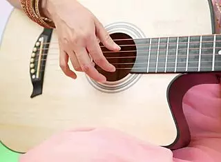 Wow! First Time Anal for Indian Hindi Singer Stuns!