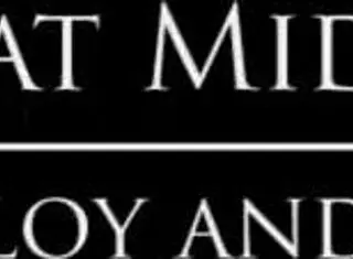 Babes Share Kisses At Midnight Clip