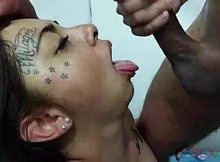 dala mi je nor blowjob po zabavi. zdaj me sesuje vsak dan!