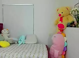 that cute 19 yr old latina with babby face.