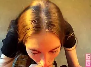 Gerageyn Smoking Girl Gives Fast Blowjob on Public Balcony!