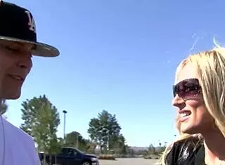 diana doll, blonde slut, struggles with a giant cock... damn, it's intense! 😱