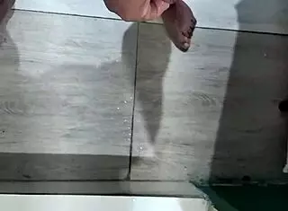 watch me masturbate my sexy body?