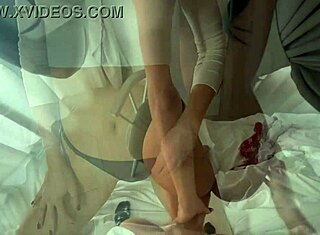 Hočeš se pridružiti nam po zabavi z vročo kolegijsko punco?