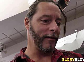 Маленькая Ханна Хейс жаждет ББК в глорихоле, вау!